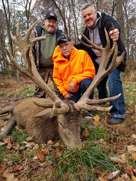 kondom Skinne nitrogen Red Stag Hunts - Dominant Buck Outfitters - Ohio Hunting Preserve - Ohio  Deer Hunting